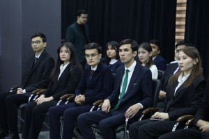 Yoshlar bilan ishlash yo‘nalishida 2025-yilda amalga oshirilgan ishlar hamda 2026-yilda bajarilishi rejalashtirilgan vazifalar yuzasidan davra suhbati o‘tkazildi.